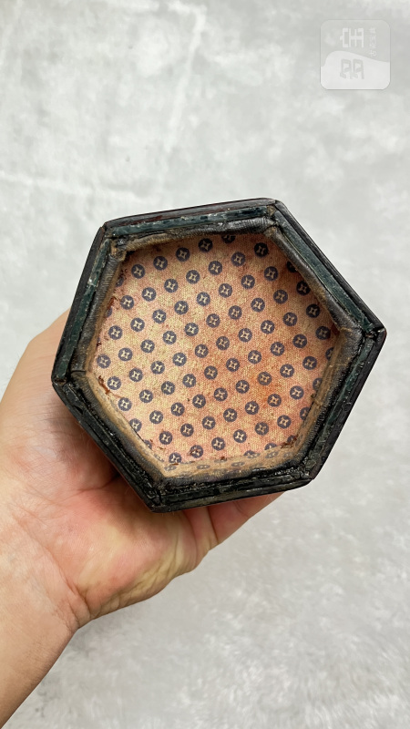 木胎玻璃画山水诗文六方笔筒 - 图6